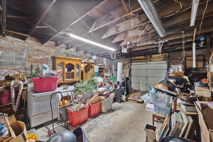 More Photos Of 120 N Main St, De Soto Storefront Retail Residential For Sale