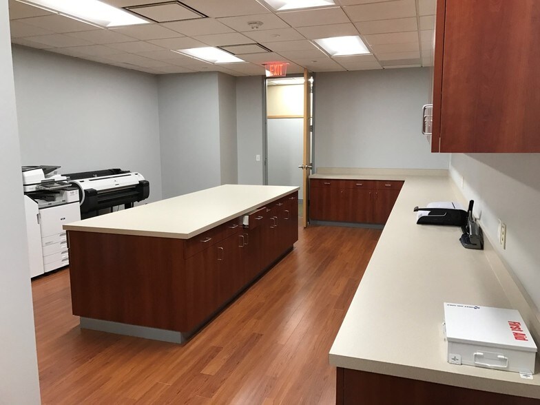 More Photos Of 11 Stanwix St, Pittsburgh Office For Lease