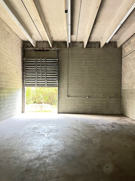 More Photos Of 1909-2099 Opa Locka Blvd, Miami Warehouse For Lease
