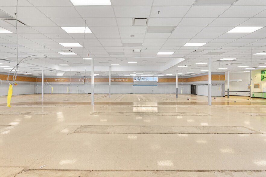 More Photos Of 2229 E State St, Salem Drugstore For Sale