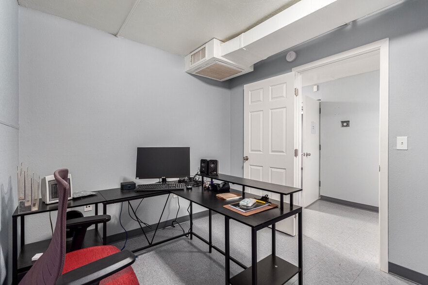 More Photos Of 5827 N 35th Ave, Phoenix Schools For Sale