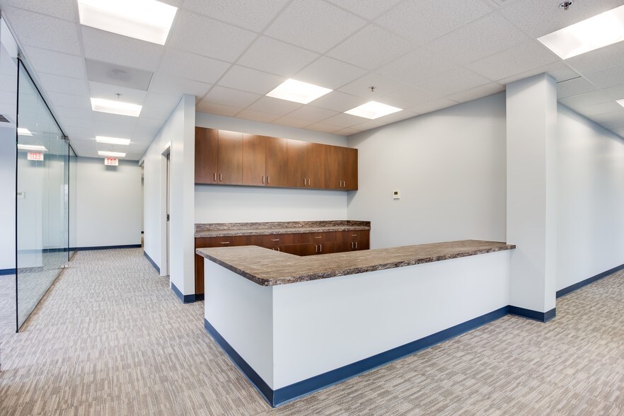 More Photos Of 400 Corporate Dr, Stafford Office For Sale