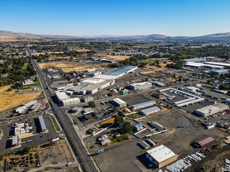 More Photos Of 2310 Terrace Heights Dr, Yakima Flex For Sale