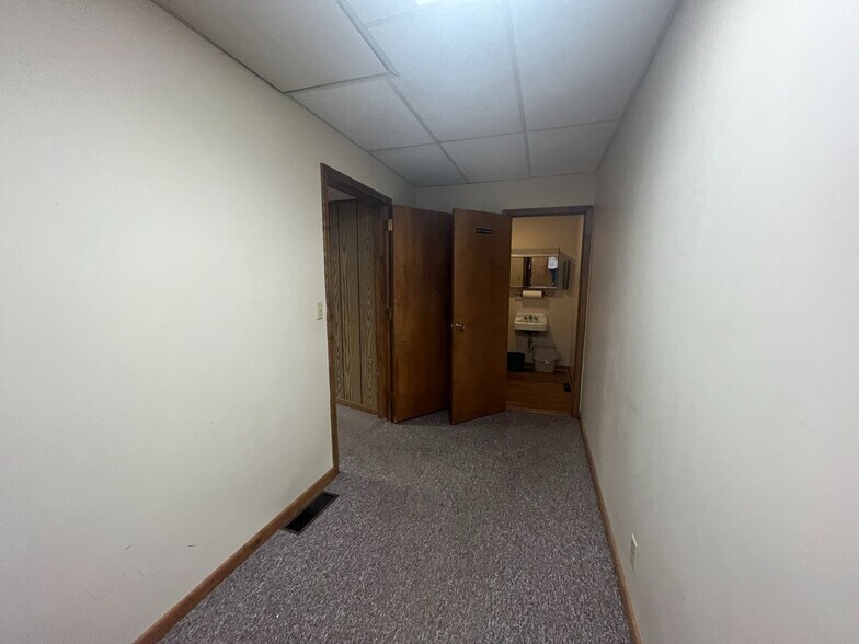 More Photos Of 229 N Main St, Valentine Office For Sale