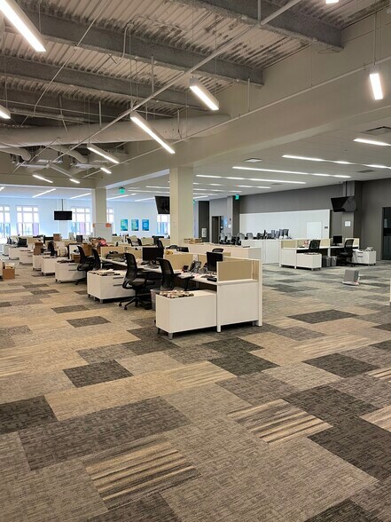 More Photos Of 49 W Maryland St, Indianapolis General Retail For Lease