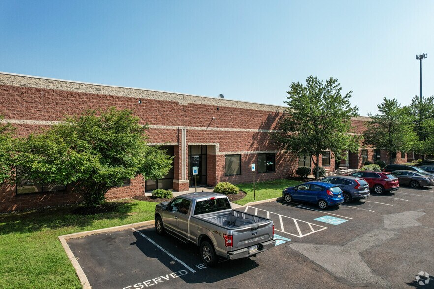 More Photos Of 1515 Grundy's Ln, Bristol Office For Lease