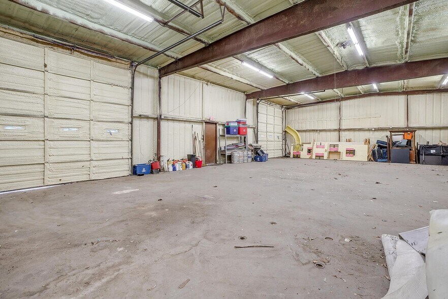 More Photos Of 4140 Mansfield Hwy, Forest Hill Warehouse For Sale