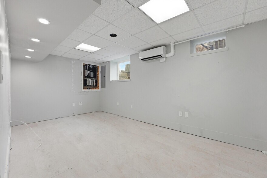 More Photos Of 190 University Dr, Amherst Office For Lease