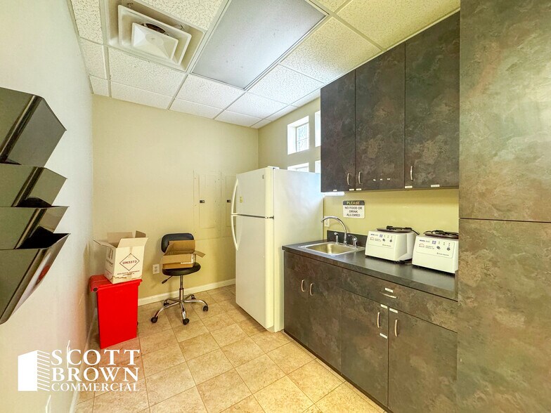 More Photos Of 3303 Colorado Blvd, Denton Medical For Lease