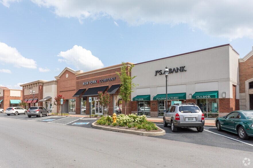 More Photos Of 300 Indian Lake Blvd, Hendersonville Unknown For Lease