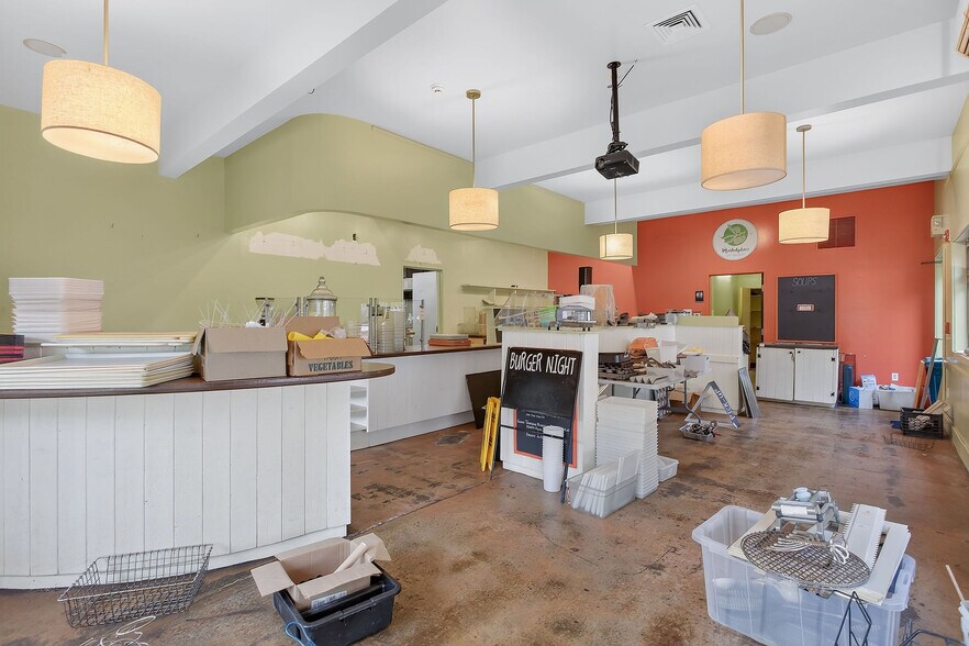 More Photos Of 18 Elm Ct, Sheffield Restaurant For Sale