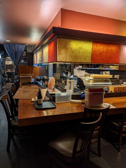 More Photos Of 213 E 45th St, New York Storefront Retail Residential For Lease