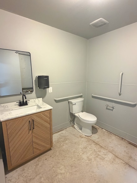 More Photos Of 1770 S Acoma St, Denver Manufacturing For Sale