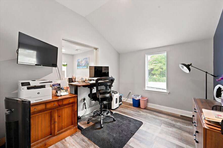 More Photos Of 103 Garris Rd, Downingtown Medical For Sale