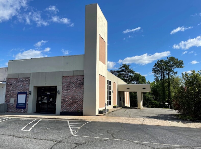 Primary Photo Of 1702 Battleground Ave, Greensboro Bank For Lease