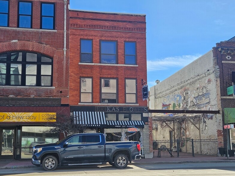 More Photos Of 212 S Washington Ave, Saginaw General Retail For Sale