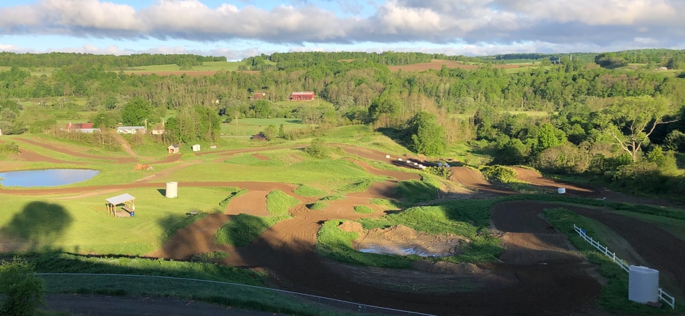 More Photos Of 224 Michael Ln, New Berlin Racetrack For Sale