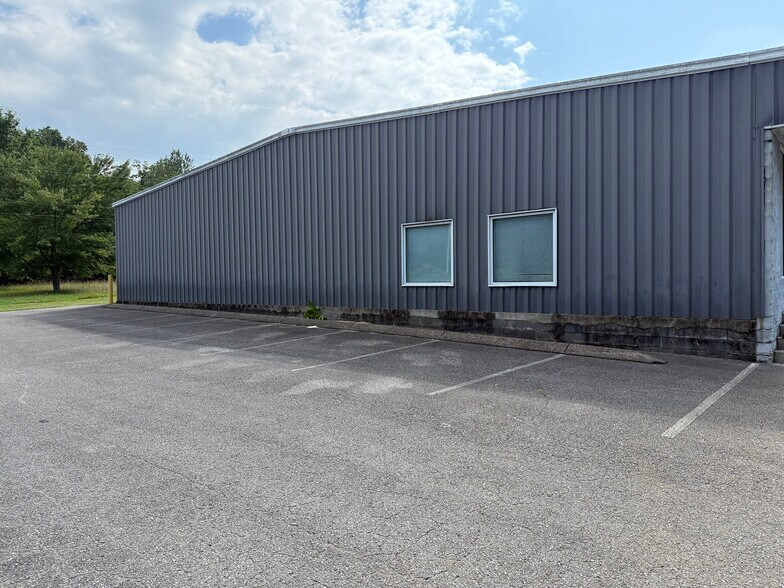 More Photos Of 1010-1038 Stearman Dr, Millersville Unknown For Lease