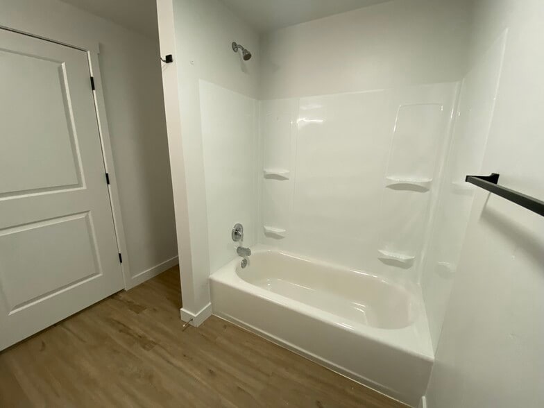 More Photos Of 404 E 5600 S, Salt Lake City Apartments For Sale