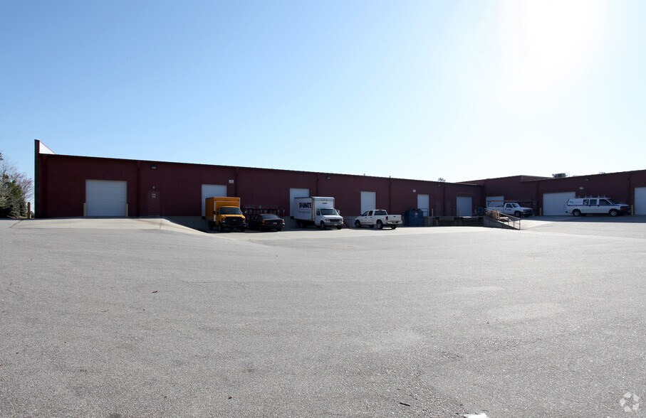More Photos Of 5201 Old Poole Rd, Raleigh Light Manufacturing For Lease