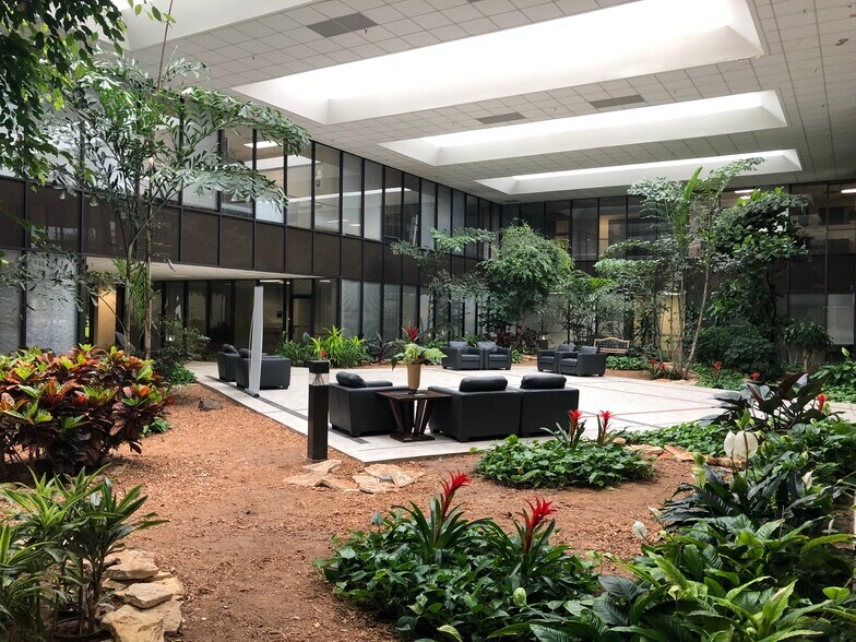 More Photos Of 10707 Corporate Dr, Stafford Office For Lease