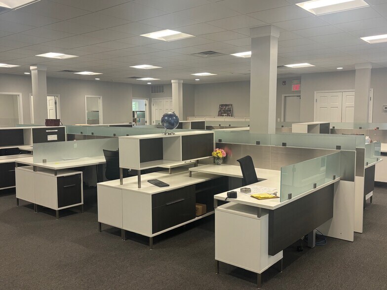 More Photos Of 740 Broad St, Shrewsbury Office For Lease