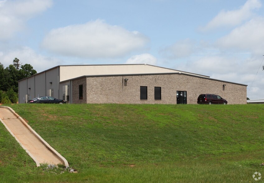 More Photos Of 240 Mercer Jct, Macon-Bibb Warehouse For Lease