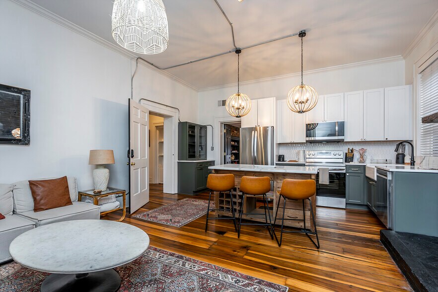 More Photos Of 302 W High St, Lexington Office Residential For Sale