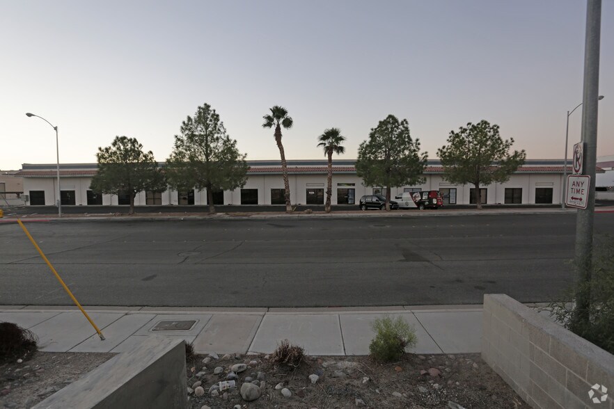 More Photos Of 3535 W Harmon Ave, Las Vegas Light Distribution For Lease