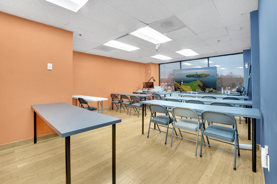 More Photos Of 7535 Little River Tpke, Annandale Office Residential For Sale