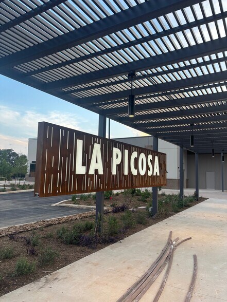 More Photos Of SE Military Rd & SW New Braunfels Ave, San Antonio Unknown For Lease