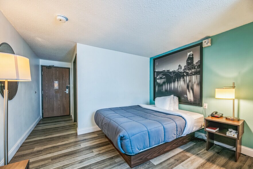 More Photos Of 2454 College Way, Fergus Falls Hotel For Sale