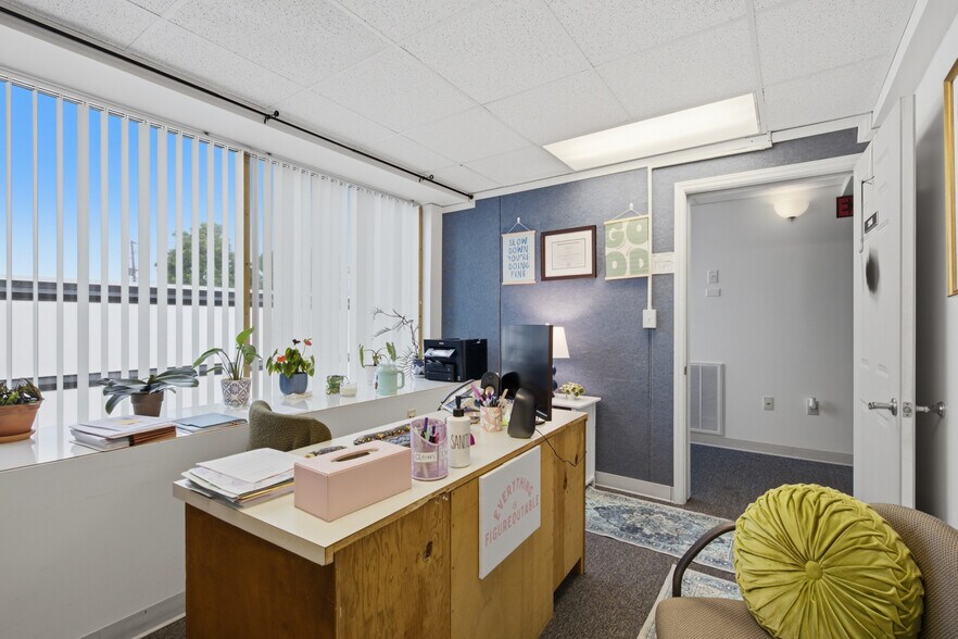 More Photos Of 201 New Bridge St, Jacksonville Office Residential For Sale