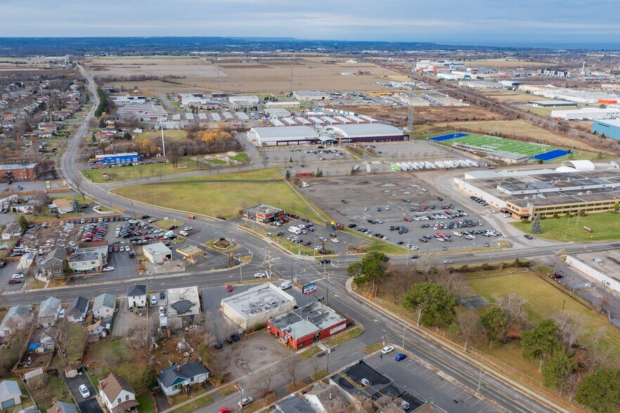 More Photos Of 231 St Paul St W, St Catharines General Retail For Sale