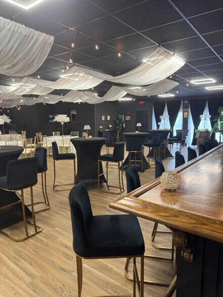 More Photos Of 32400 Geneva Rd, Salem General Retail For Sale