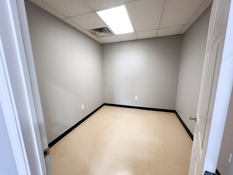 More Photos Of 8511 W Interstate 20, Midland Warehouse For Lease