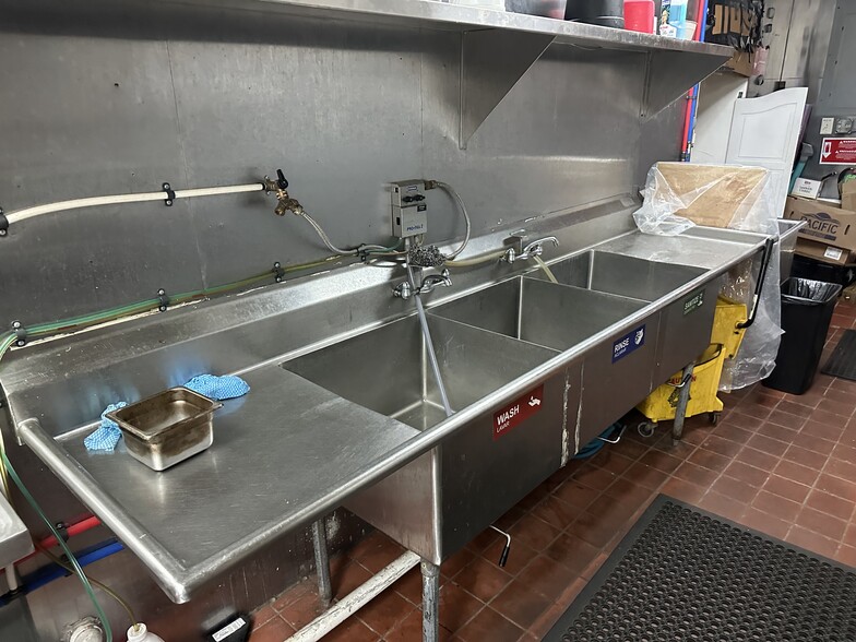 More Photos Of 930-980 Radio Rd, Little Egg Harbor Township General Retail For Sale