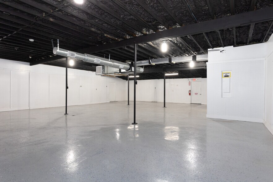 More Photos Of 111 S 8th St, La Porte Freestanding For Lease