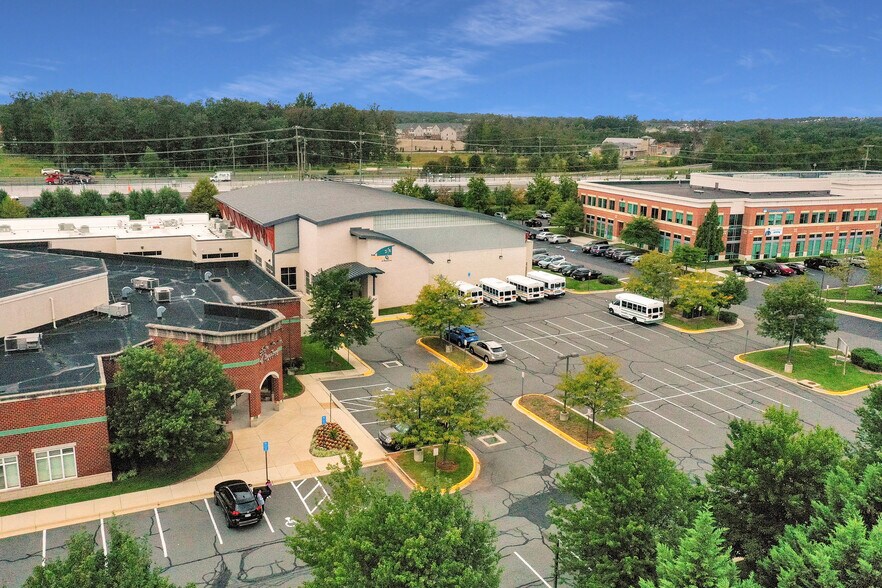 More Photos Of 43629 Greenway Corporate Dr, Ashburn Schools For Lease