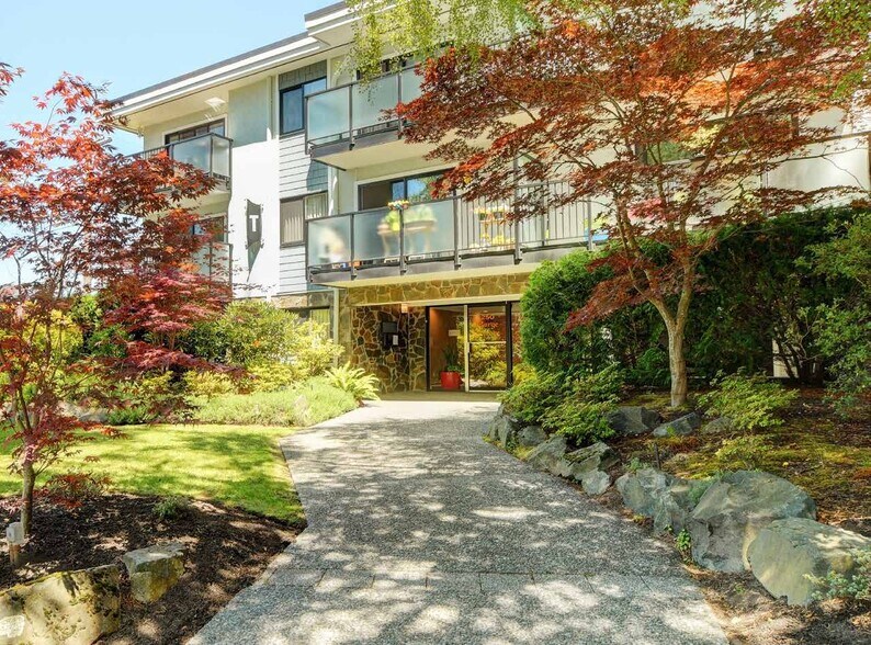 More Photos Of 250 Gorge Rd W, Saanich Apartments For Sale
