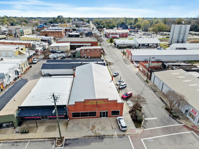 More Photos Of 111 W Ridgeley St, Atmore Storefront For Sale