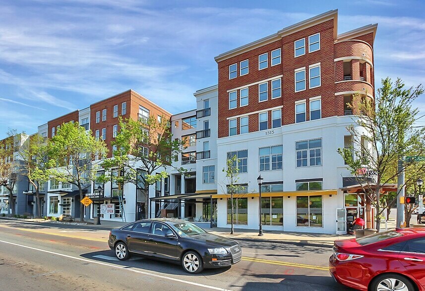 More Photos Of 1315 East Blvd, Charlotte Apartments For Lease