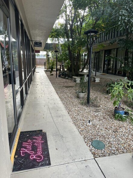 More Photos Of 2595 Tamiami Trl, Port Charlotte Apartments For Lease