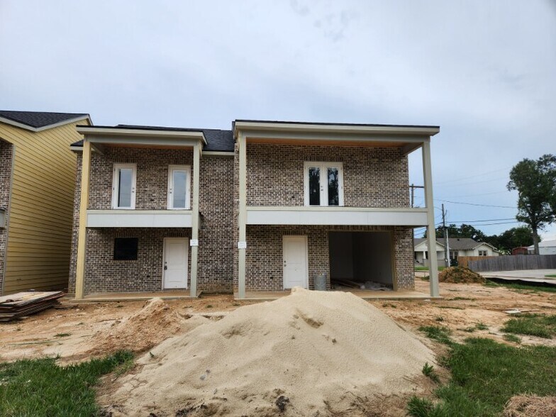 More Photos Of 400 10th Street, Lake Charles Apartments For Sale