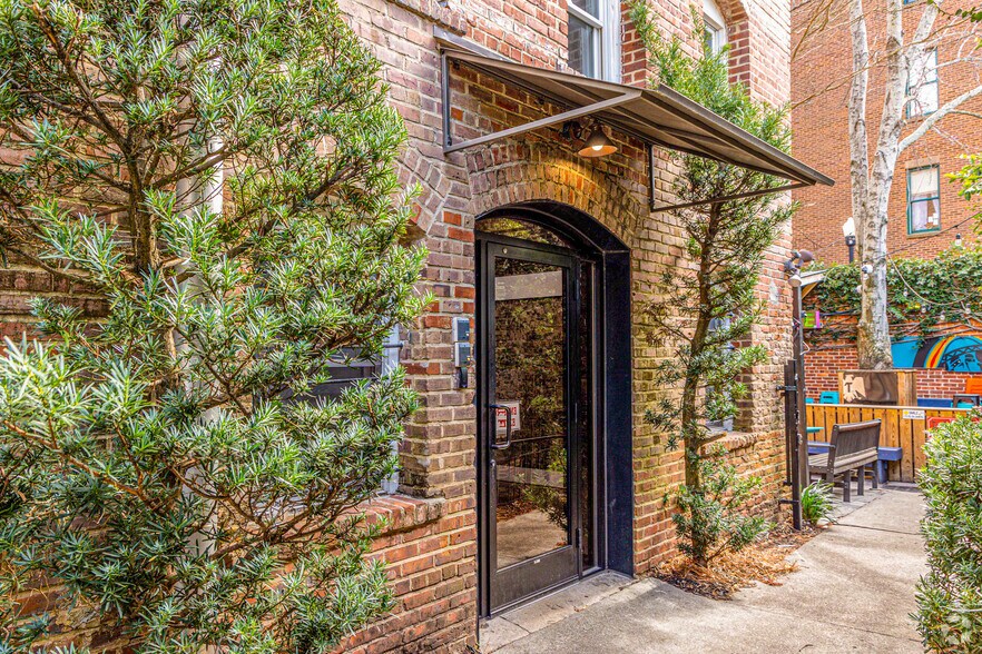 More Photos Of 445 King St, Charleston Office For Lease