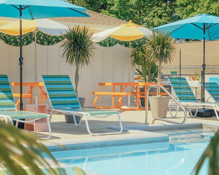 More Photos Of 741 Ocean Blvd, Rye Hotel For Sale