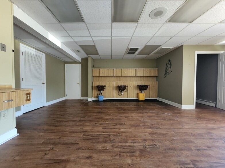 More Photos Of 410 Main St, Southington Storefront Retail Office For Sale