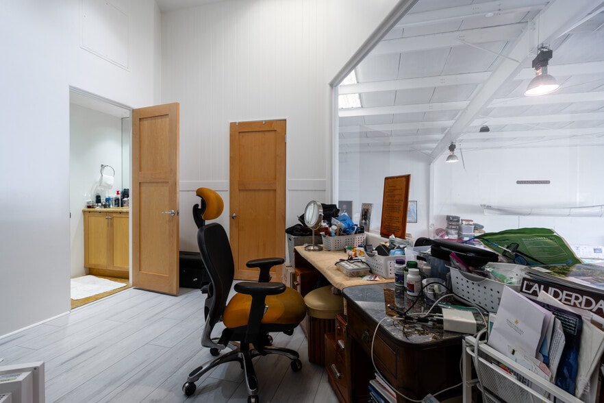 More Photos Of 3753 Montgomery Drive, San Diego Airplane Hangar For Sale