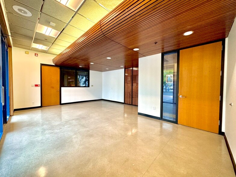 More Photos Of 2083 Old Middlefield Way, Mountain View Medical For Sale