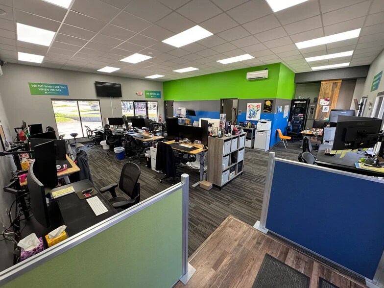 More Photos Of 1819 E Broadway Ave, Maryville Bank For Sale